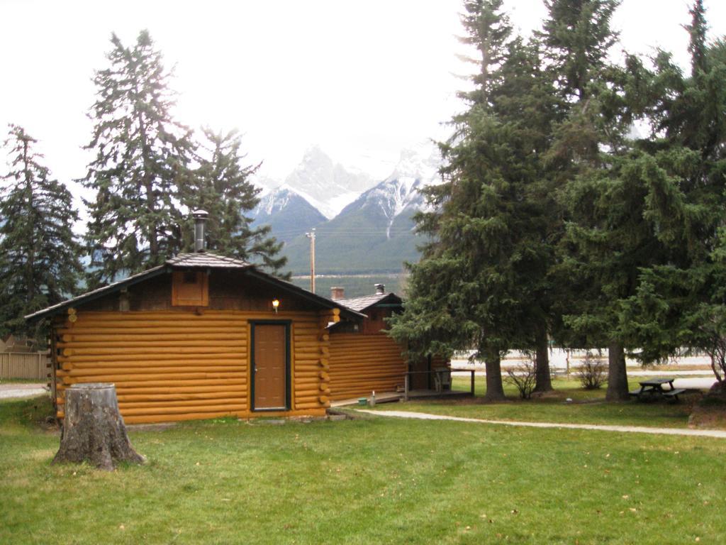 Hôtel Park Gate Chalets à Canmore Chambre photo